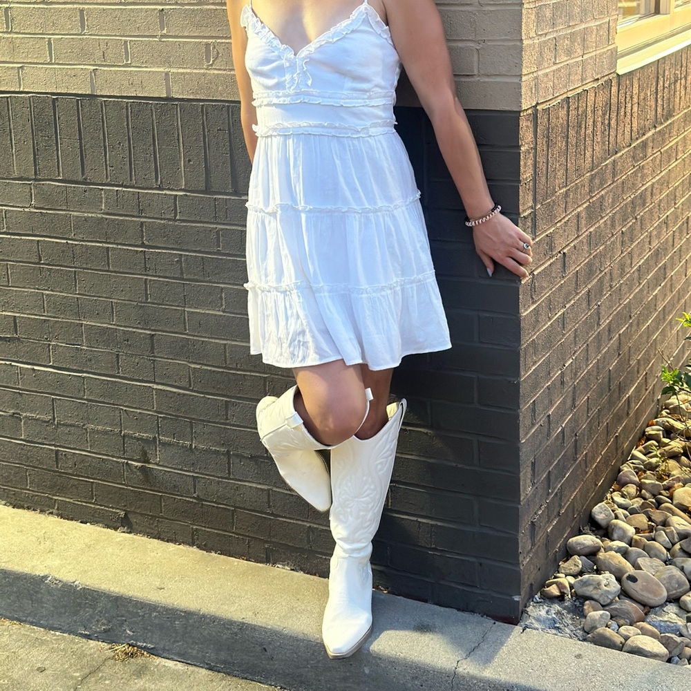 White dress with white boots